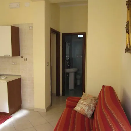 Casa Vacanza Centro בית נופש פאלינורו